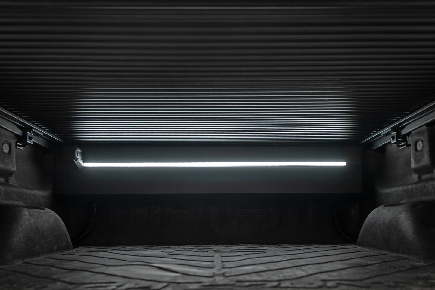 Powered Retractable Bed Cover | 5'9" Bed | Chevy/GMC 1500 (14-18 & Classic)