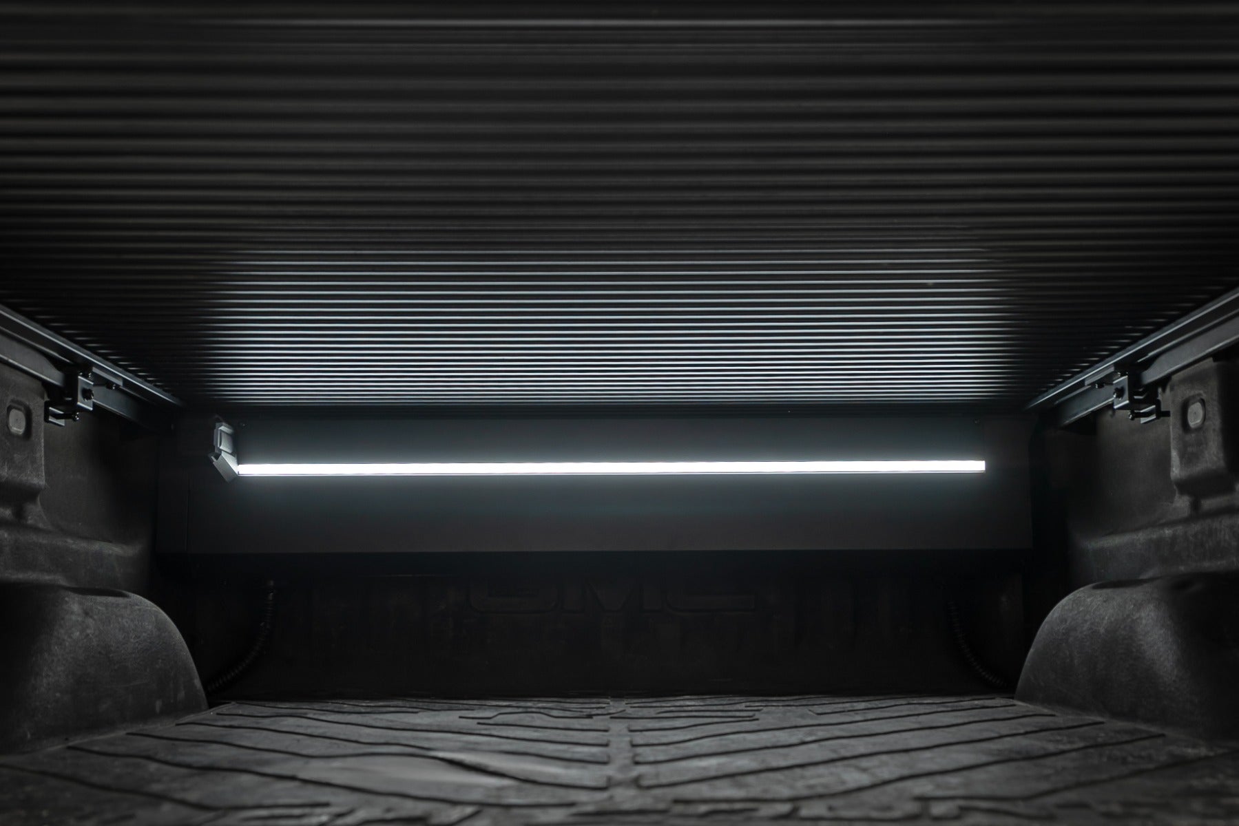 Powered Retractable Bed Cover | 5'9" Bed | Chevy/GMC 1500 (14-18 & Classic)