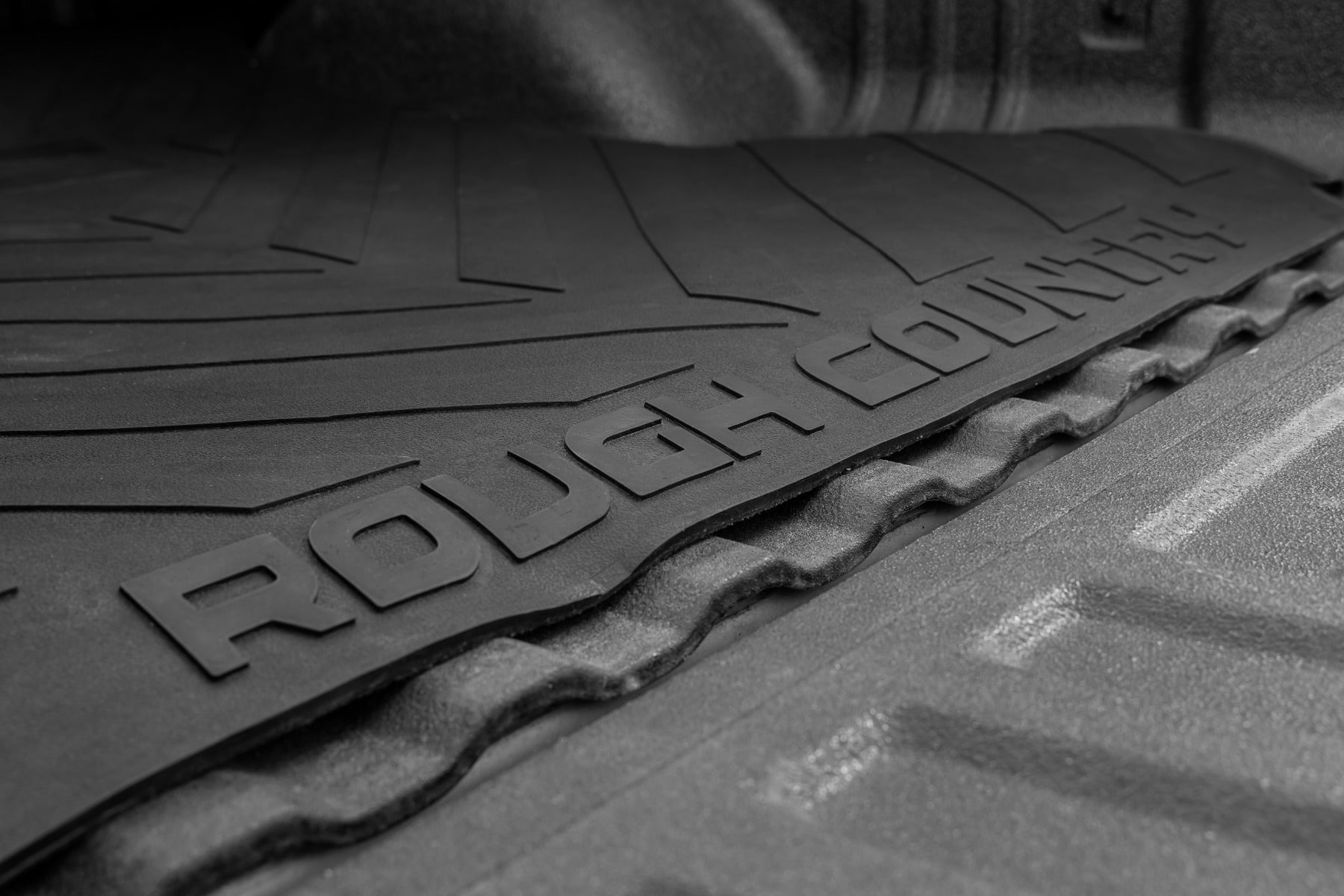 Bed Mat | 5' Bed | RC Logo | Chevy/GMC Canyon/Colorado 2WD/4WD (2015-2022)