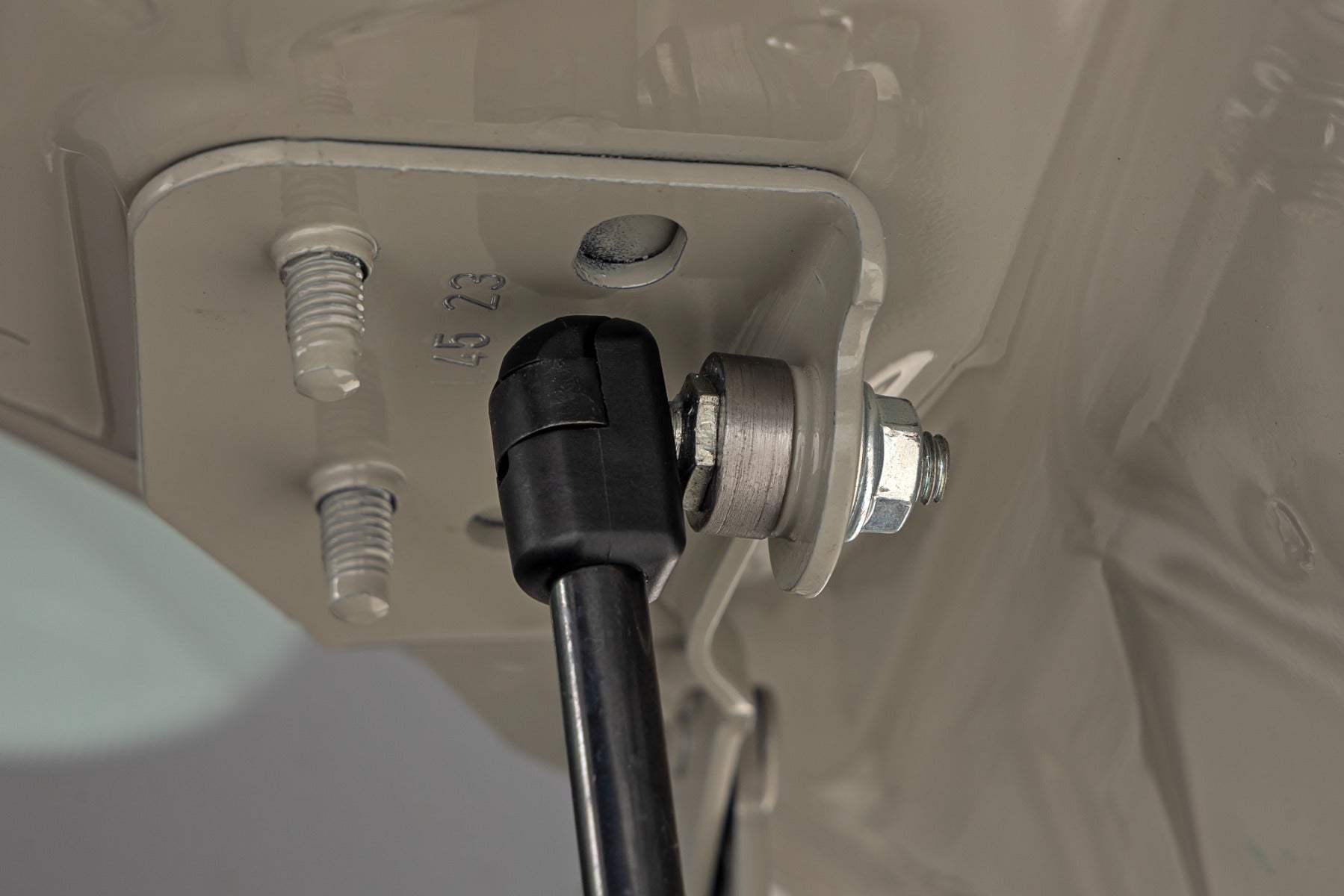 Hood Struts | Mercedes-Benz Sprinter 2500/Sprinter 3500XD  (2019-2026)