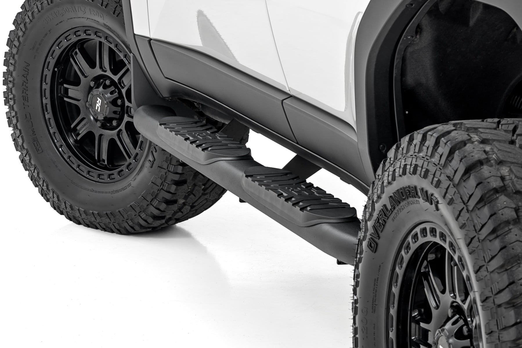 Oval Nerf Steps | Black | Toyota Land Cruiser 4WD (2024-2026)