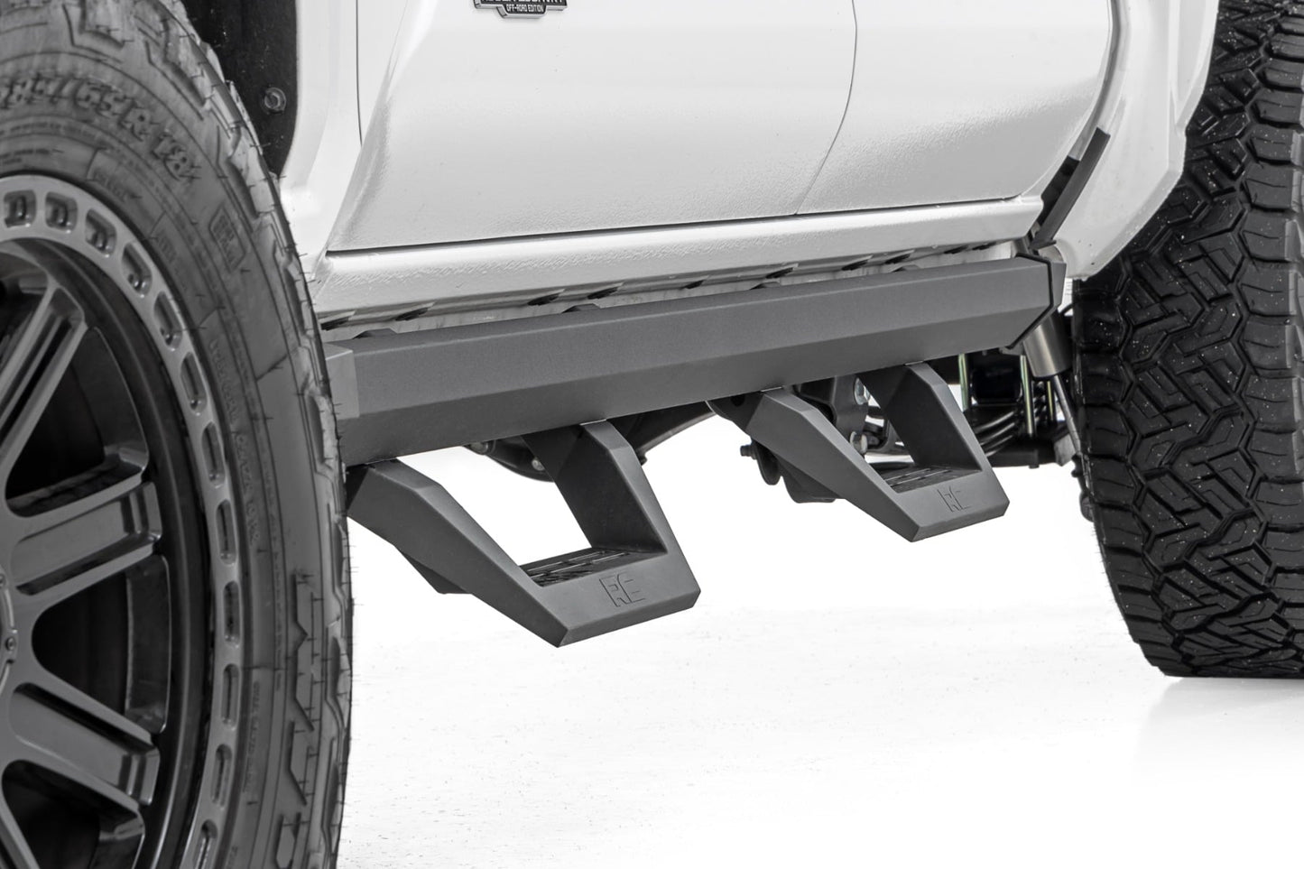 SRX2 Adjustable Aluminum Steps | Double Cab | Toyota Tacoma 2WD/4WD (24-26)