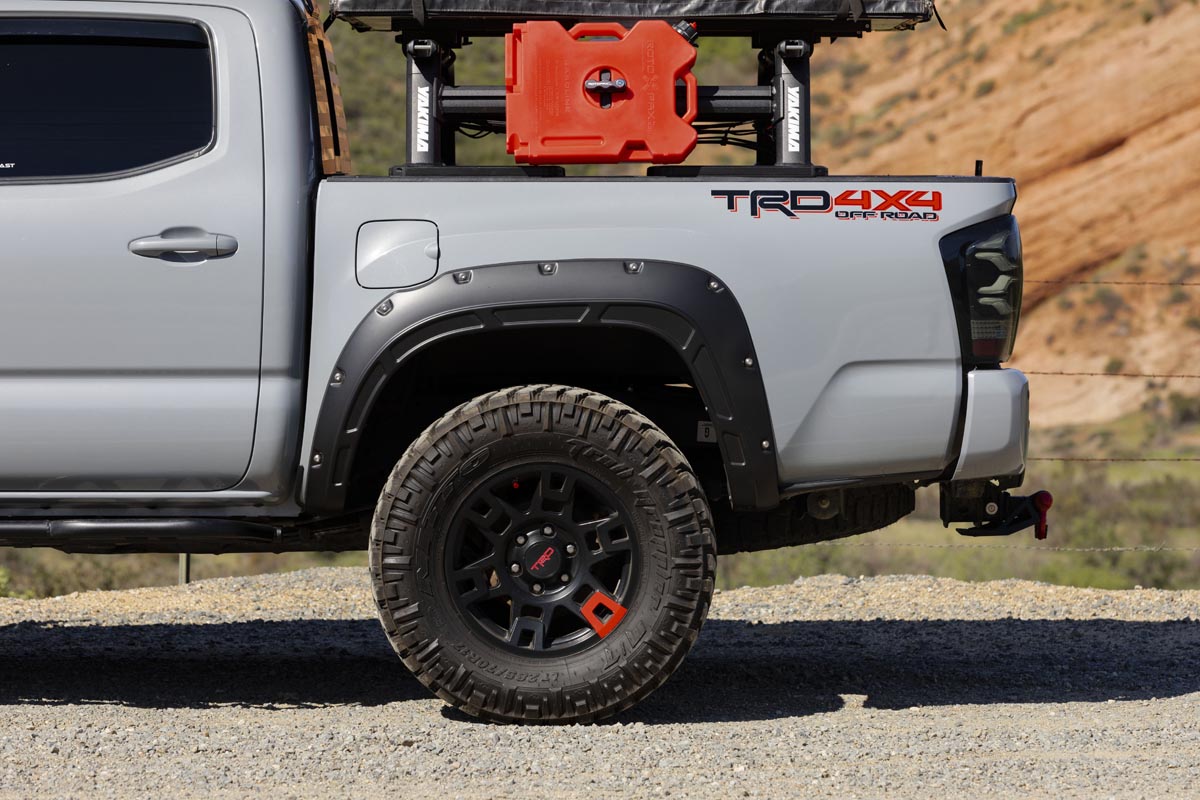 Defender Fender Flares | 202 Black Onyx | Toyota Tacoma 2WD/4WD (2016-2023)