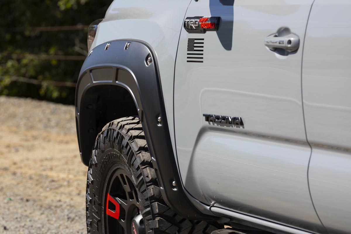 Defender Fender Flares | 202 Black Onyx | Toyota Tacoma 2WD/4WD (2016-2023)