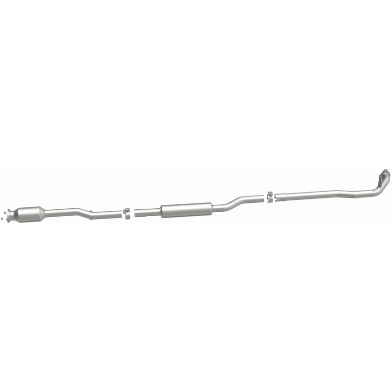 MagnaFlow 14-18 Mitsubishi Outlander Underbody 2.4L AWD Direct Fit Catalytic Converter