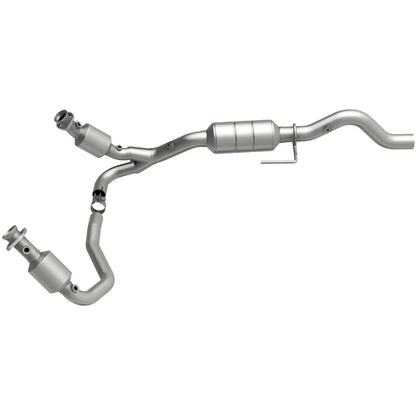 MagnaFlow Direct Fit Catalytic Converter 00-03 Durango 4WD 5.9L