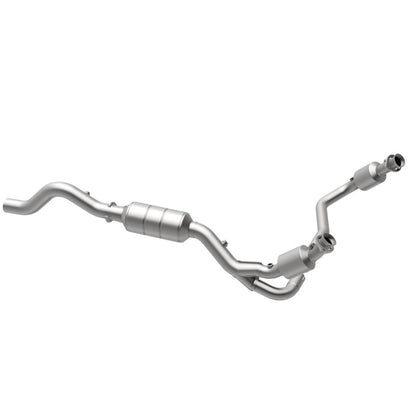 MagnaFlow Direct Fit Catalytic Converter 00-03 Durango 4WD 5.9L