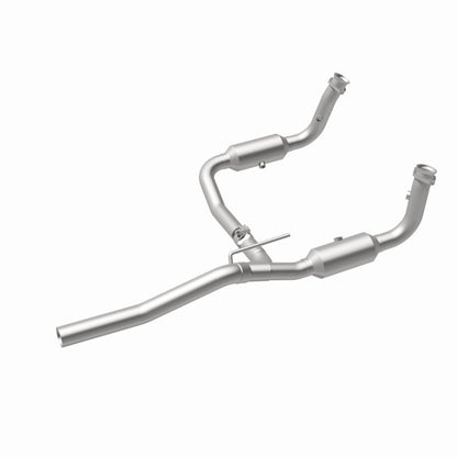 MagnaFlow Direct Fit Catalytic Converter 2009-2012 Dodge Nitro 3.7L Underbody