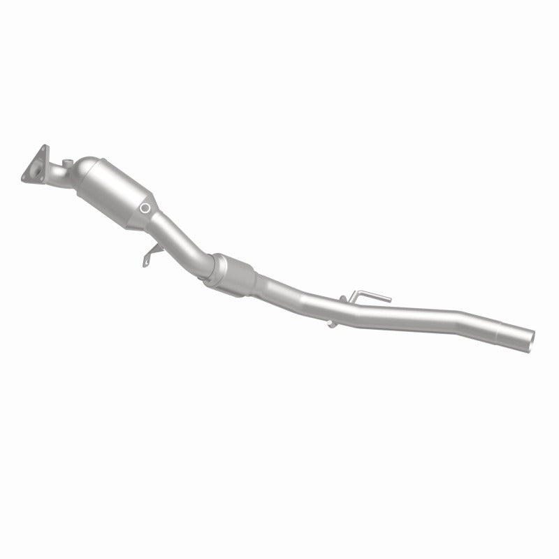 MagnaFlow Direct Fit Catalytic Converter 11-15 Volkswagen Touareg V6 3.6 OEM Underbody