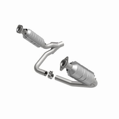 MagnaFlow Direct Fit Catalytic Conv 05-06 Dodge Dakota/2006 Mitsubishi Raider 3.7L Y-Pipe Assembly