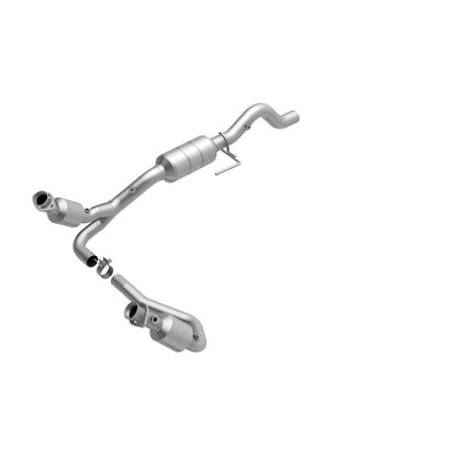 MagnaFlow Direct Fit Catalytic Converter 00-03 Durango 4WD 5.9L