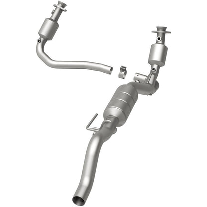 MagnaFlow Direct Fit Catalytic Converter 00-03 Durango 4WD 5.9L