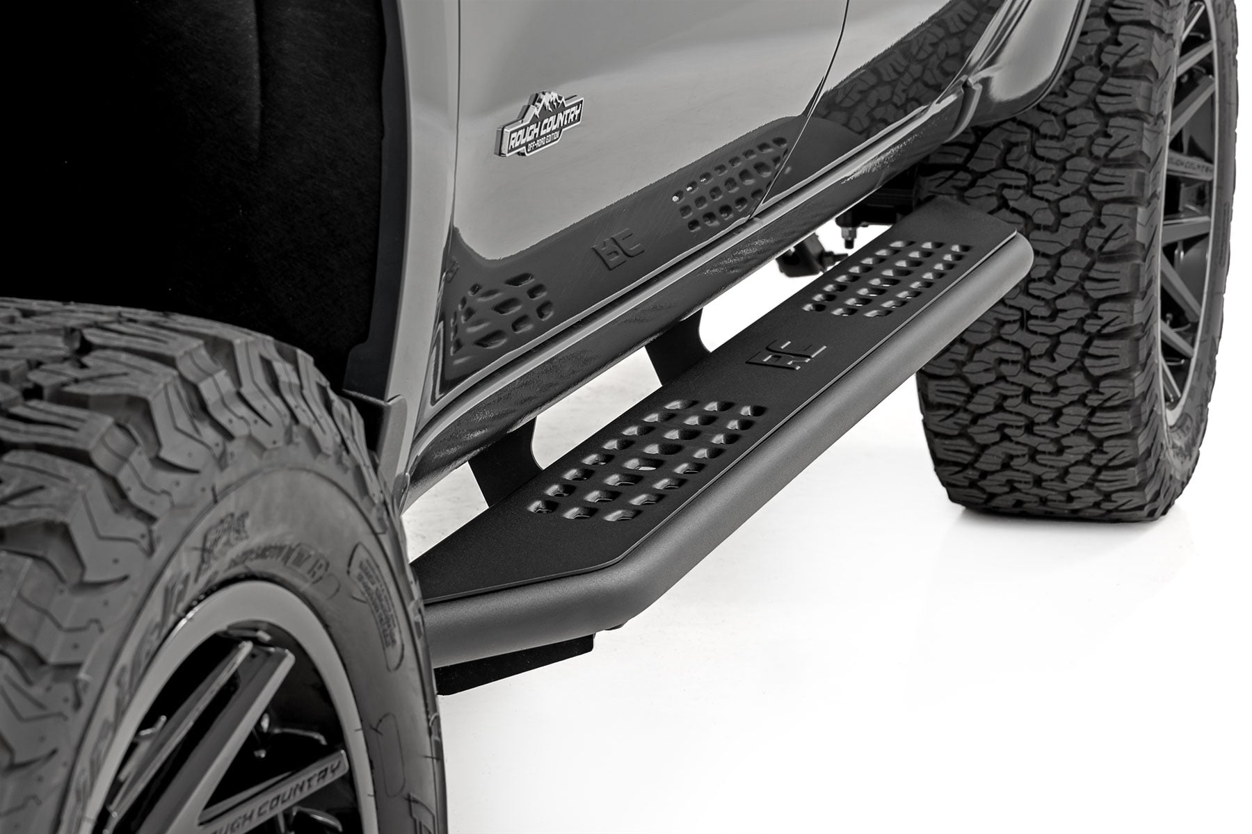 OV2 Running Boards | Side Step Bars | Crew Cab | Chevy/GMC 1500/2500HD (19-26)