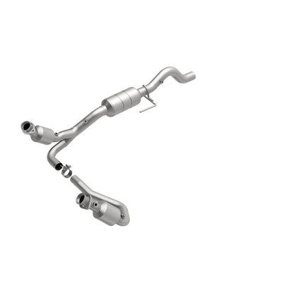 MagnaFlow Direct Fit Catalytic Converter 00-03 Durango 4WD 5.9L