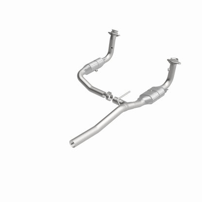 MagnaFlow Direct Fit Catalytic Converter 07-11 Dodge Nitro 4.0L