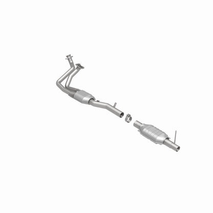 MagnaFlow Direct Fit Catalytic Converter 96 Ford F-150 4.9L I-6