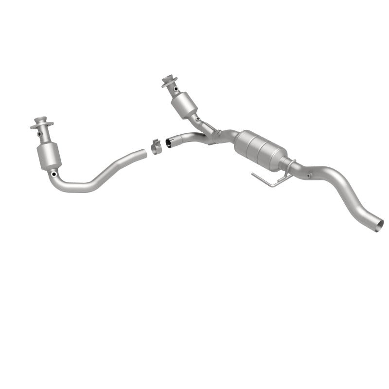 MagnaFlow Direct Fit Catalytic Converter 00-03 Durango 4WD 5.9L