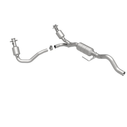 MagnaFlow Direct Fit Catalytic Converter 00-03 Durango 4WD 5.9L