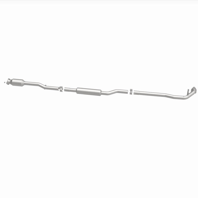 MagnaFlow 14-18 Mitsubishi Outlander Underbody 2.4L AWD Direct Fit Catalytic Converter