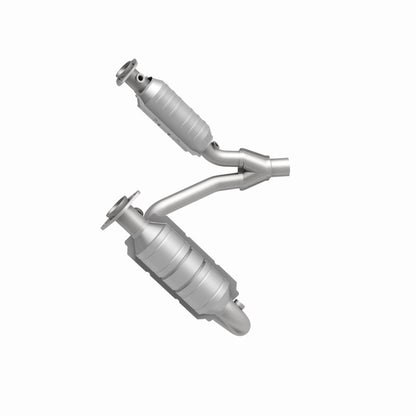 MagnaFlow Direct Fit Catalytic Conv 05-06 Dodge Dakota/2006 Mitsubishi Raider 3.7L Y-Pipe Assembly
