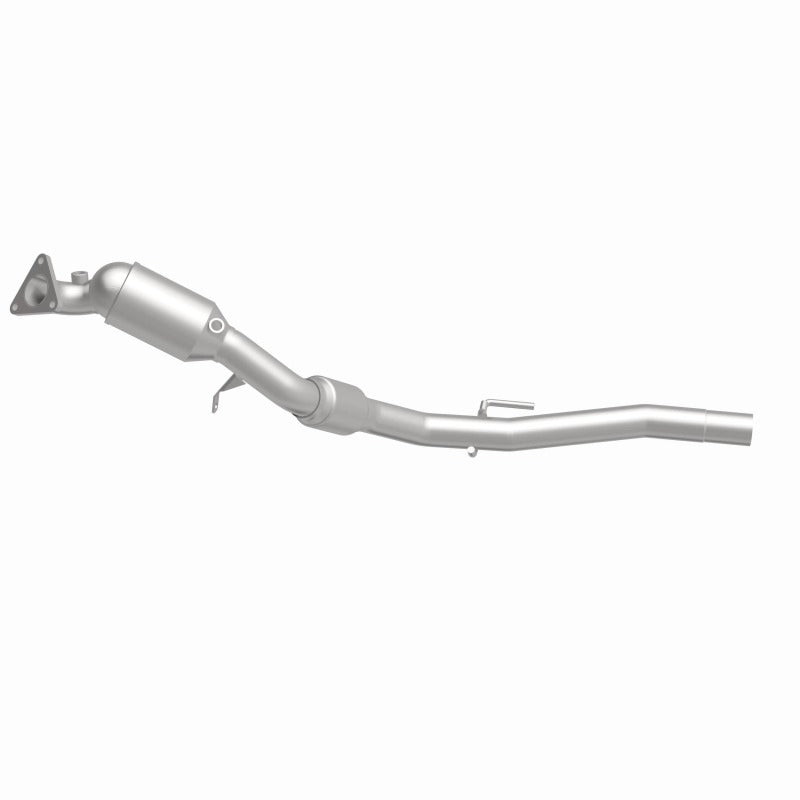 MagnaFlow Direct Fit Catalytic Converter 11-15 Volkswagen Touareg V6 3.6 OEM Underbody