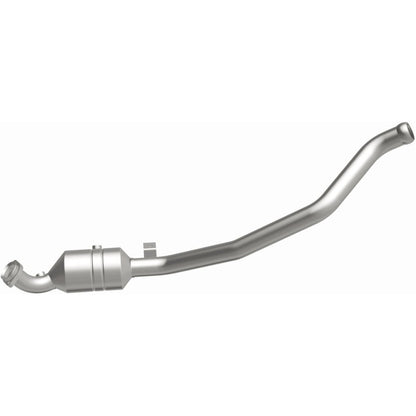 MagnaFlow Direct Fit Catalytic Converter 2006-2011 R350 3.5 L Underbody