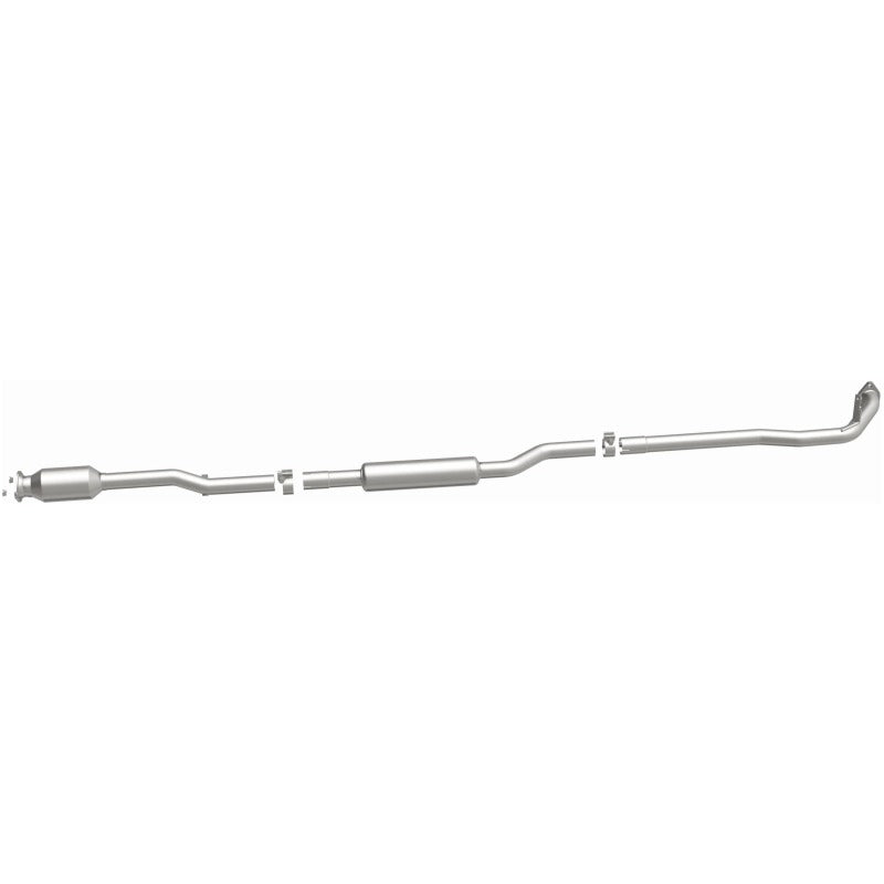 MagnaFlow 14-18 Mitsubishi Outlander Underbody 2.4L AWD Direct Fit Catalytic Converter