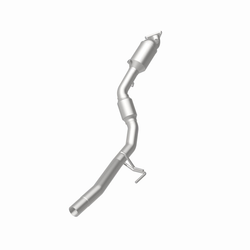 MagnaFlow Direct Fit Catalytic Converter 11-15 Volkswagen Touareg V6 3.6 OEM Underbody