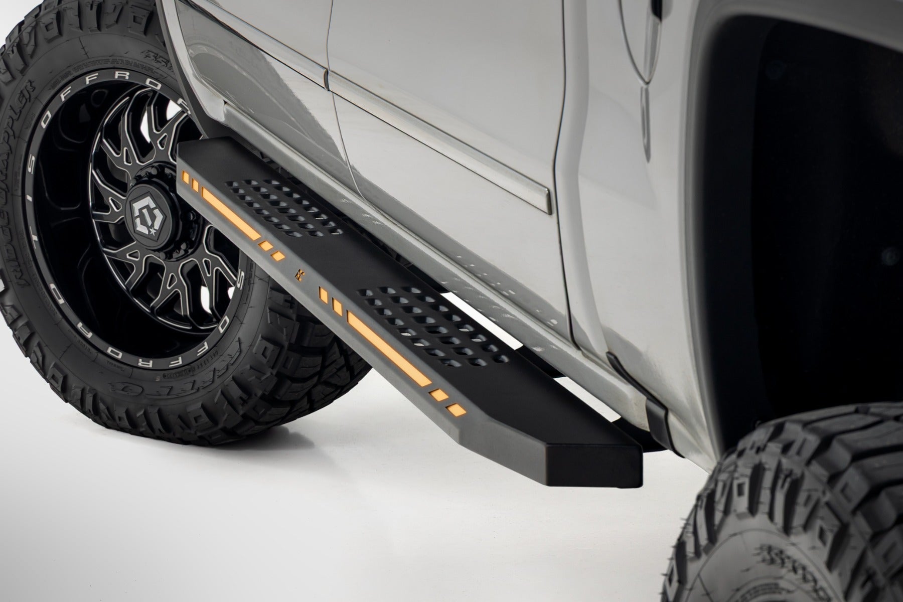 AC2 Running Boards | Amber/White | Crew Cab | Chevy/GMC 1500 (07-18)