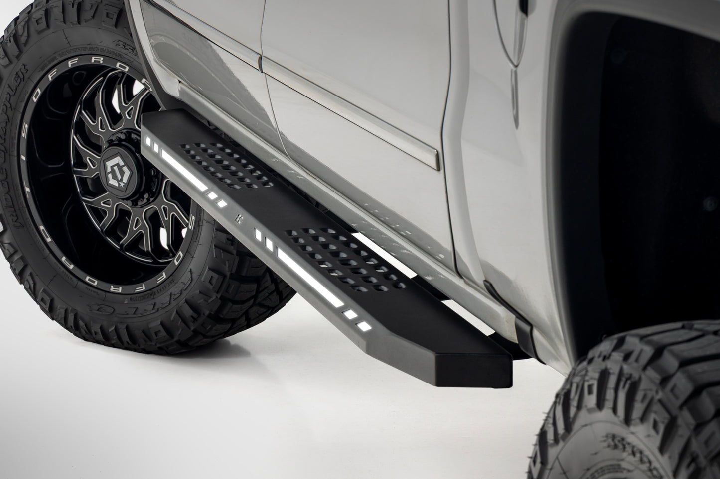 AC2 Running Boards | Amber/White | Crew Cab | Chevy/GMC 1500 (07-18)
