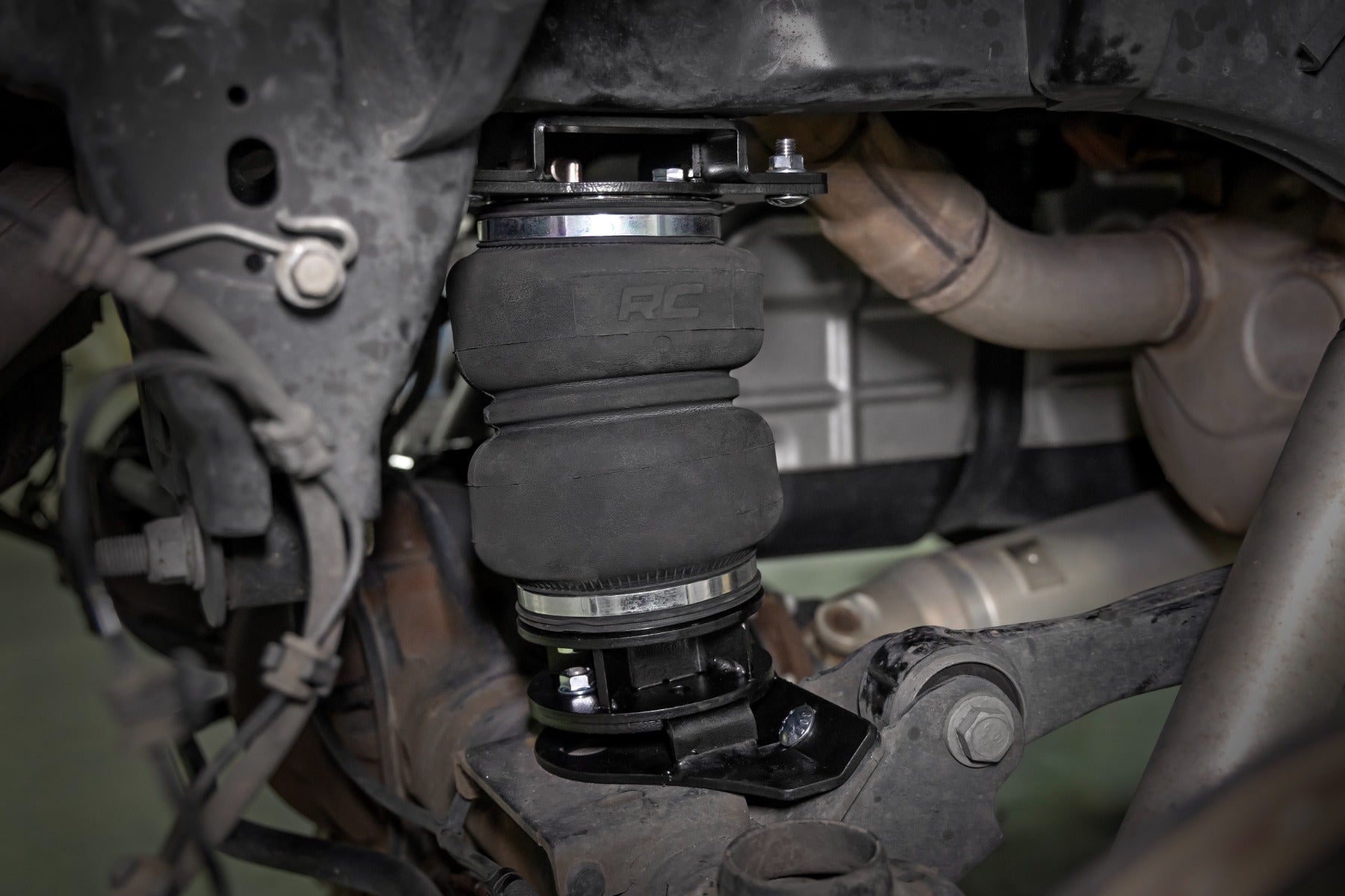 Air Spring Kit w/compressor | Wireless Controller | 4 Inch Lift Kit | Ram 1500 (19-26)