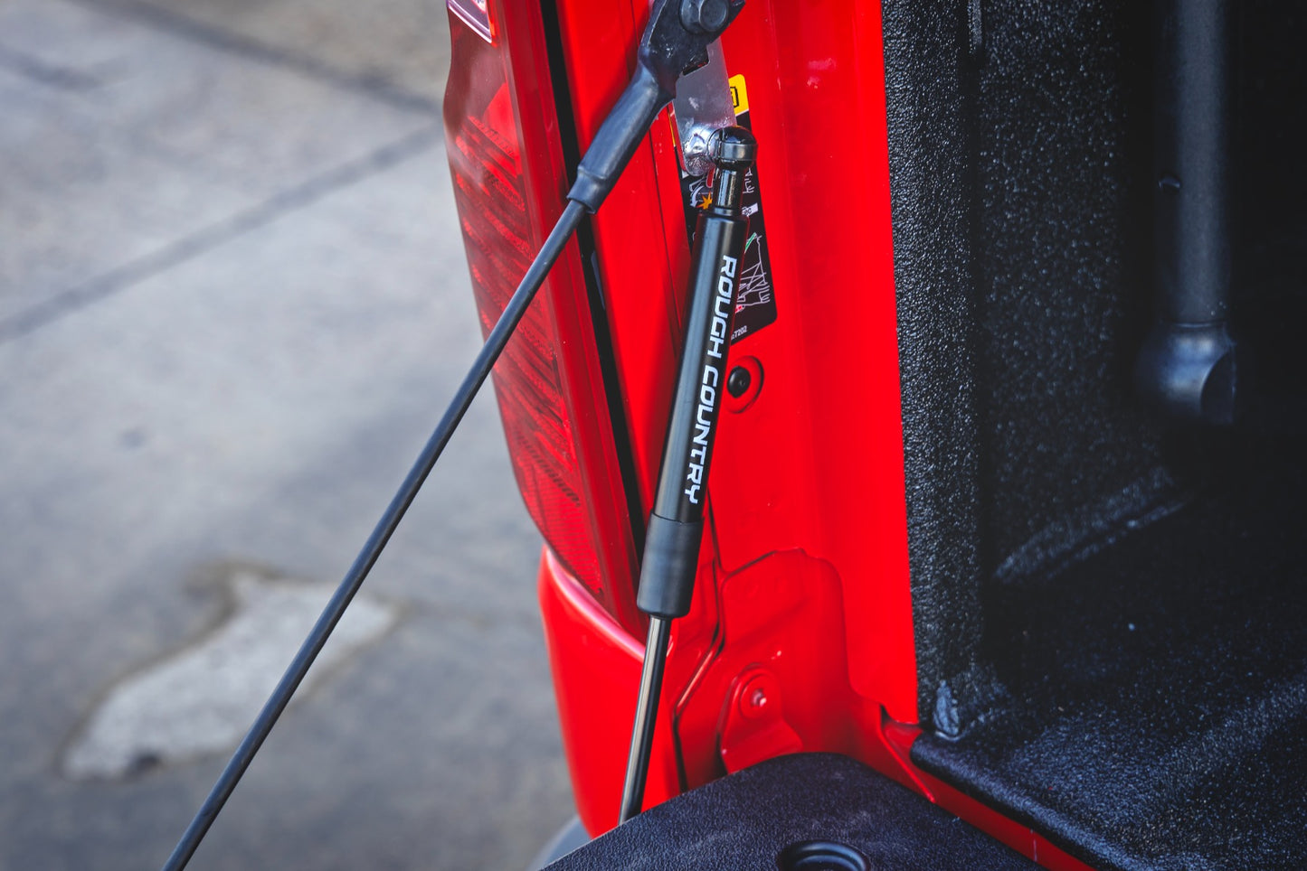 Tailgate Assist | Chevy Silverado & GMC Sierra 1500 2WD/4WD (2019-2026)