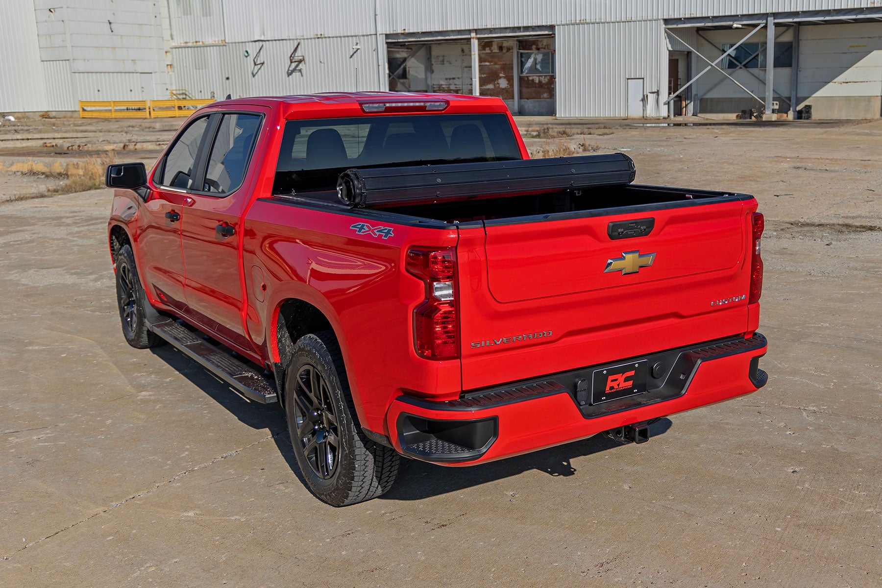 Hard Roll Up Bed Cover | 6'7" Bed | Chevy/GMC Sierra 1500 (19-26)/Silverado 1500 (19-26) 