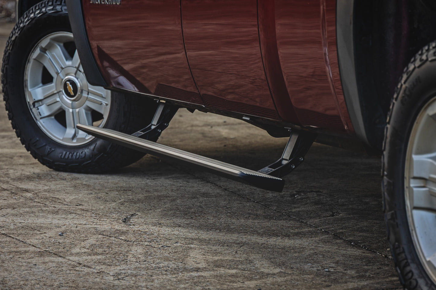 Power Running Boards | HT-Series | Double Cab | Chevy/GMC 1500/2500HD/3500HD (14-18)