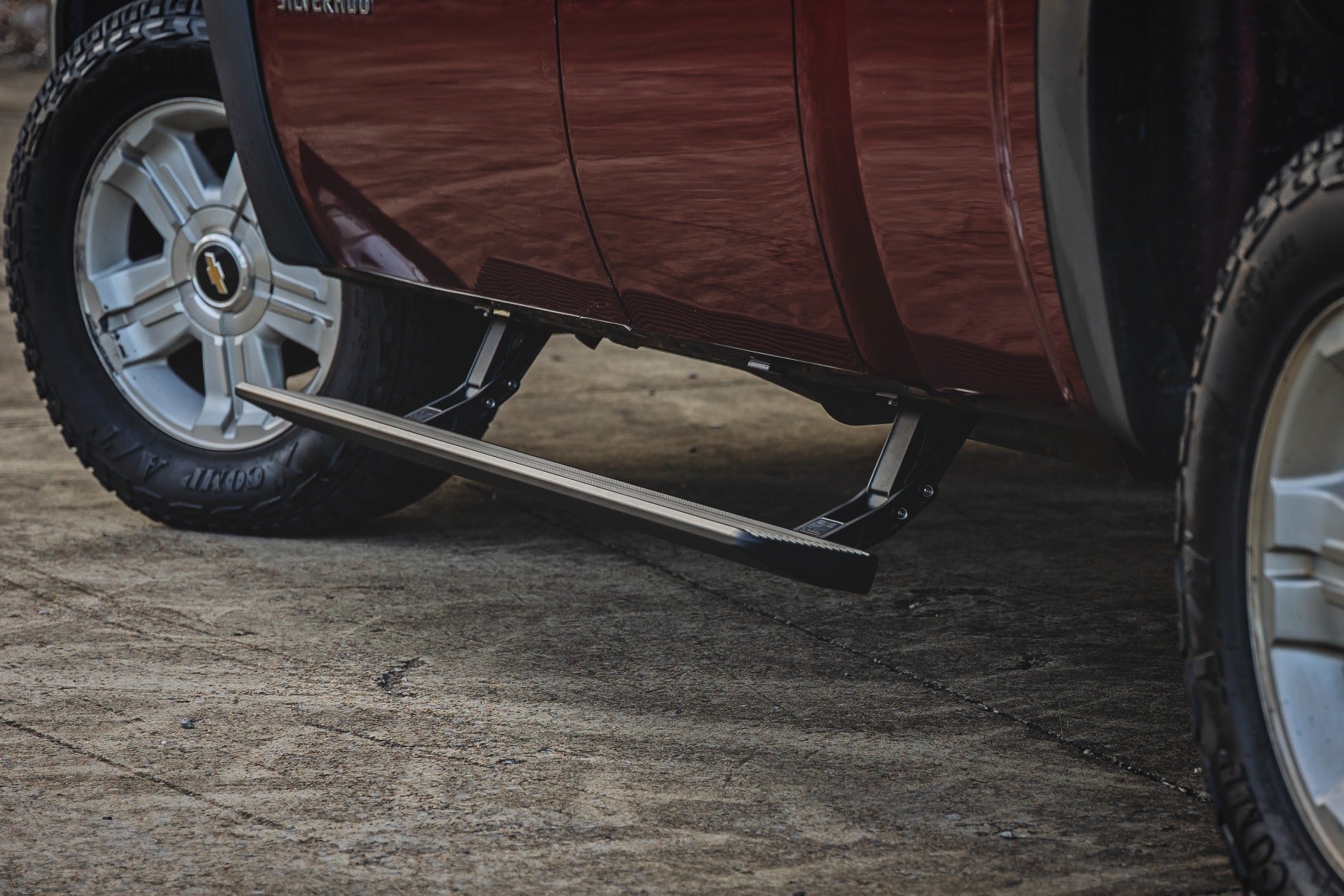 Power Running Boards | HT-Series | Double Cab | Chevy/GMC 1500/2500HD/3500HD (14-18)