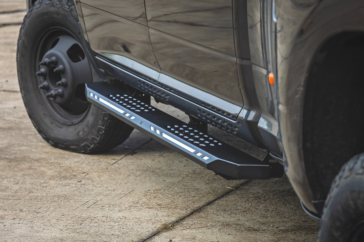AC2 Running Boards | Amber/White | Crew Cab | Ram 1500/2500/3500 2WD/4WD (2010-2025 & Classic)