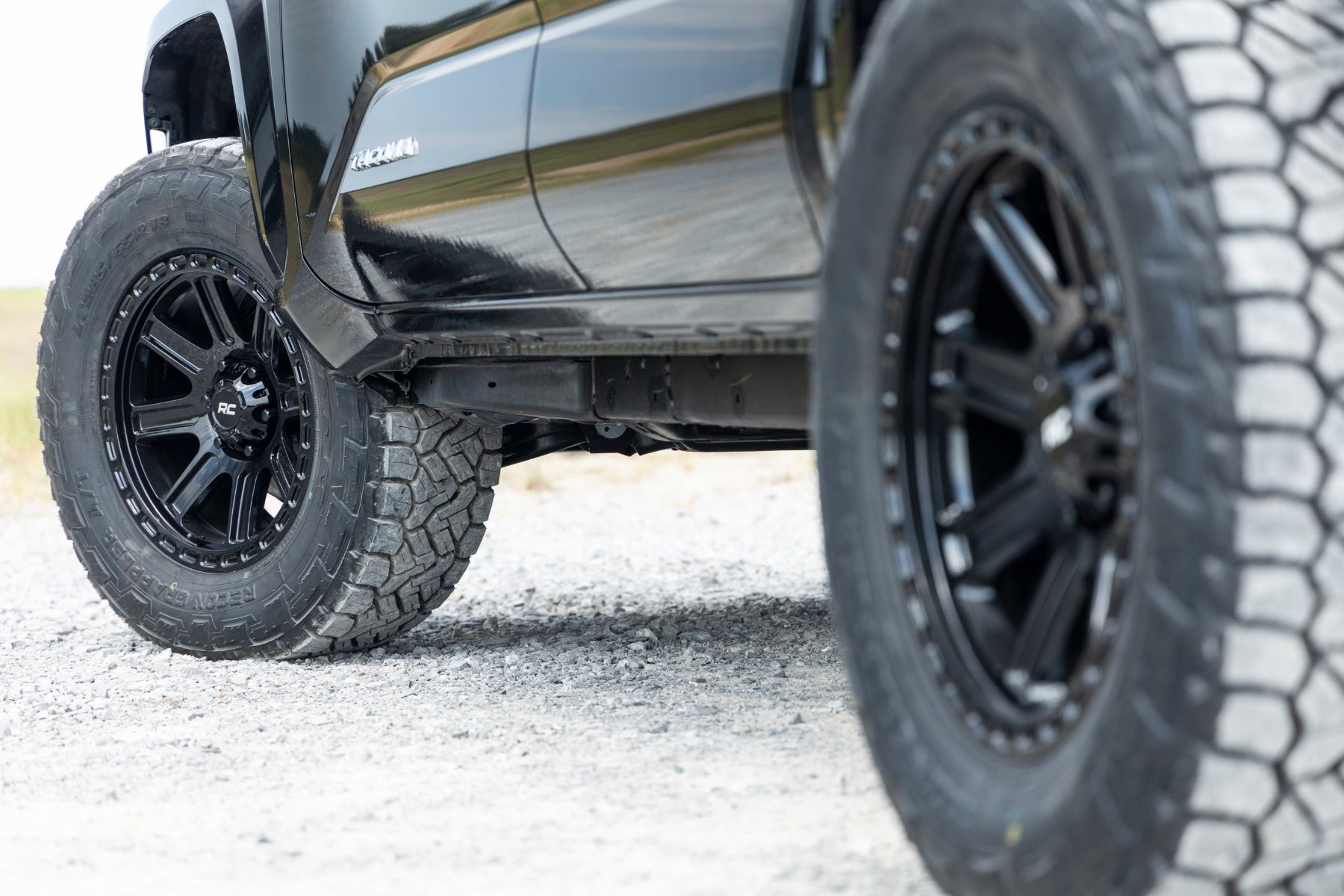Rough Country 84 Series Wheel | Gloss Black | 18x8.5 | 6x5.5 | +0mm