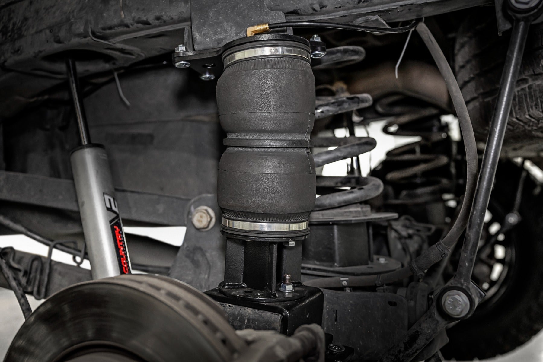 Air Spring Kit w/compressor | Wireless Controller | Ram 2500 4WD (2014-2026)
