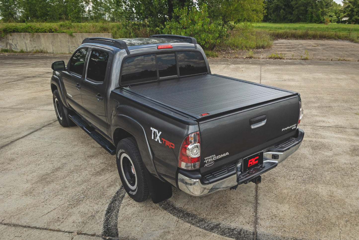 Hard Roll Up Bed Cover | 5' Bed | Toyota Tacoma 2WD/4WD (2005-2015)