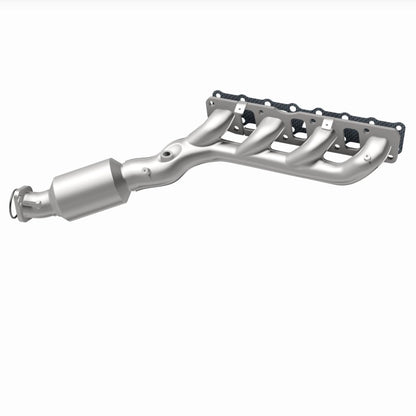 MagnaFlow Direct Fit Catalytic Converter Infiniti/Nissan Truck 8 5.6L P/S Manifold (49 State)