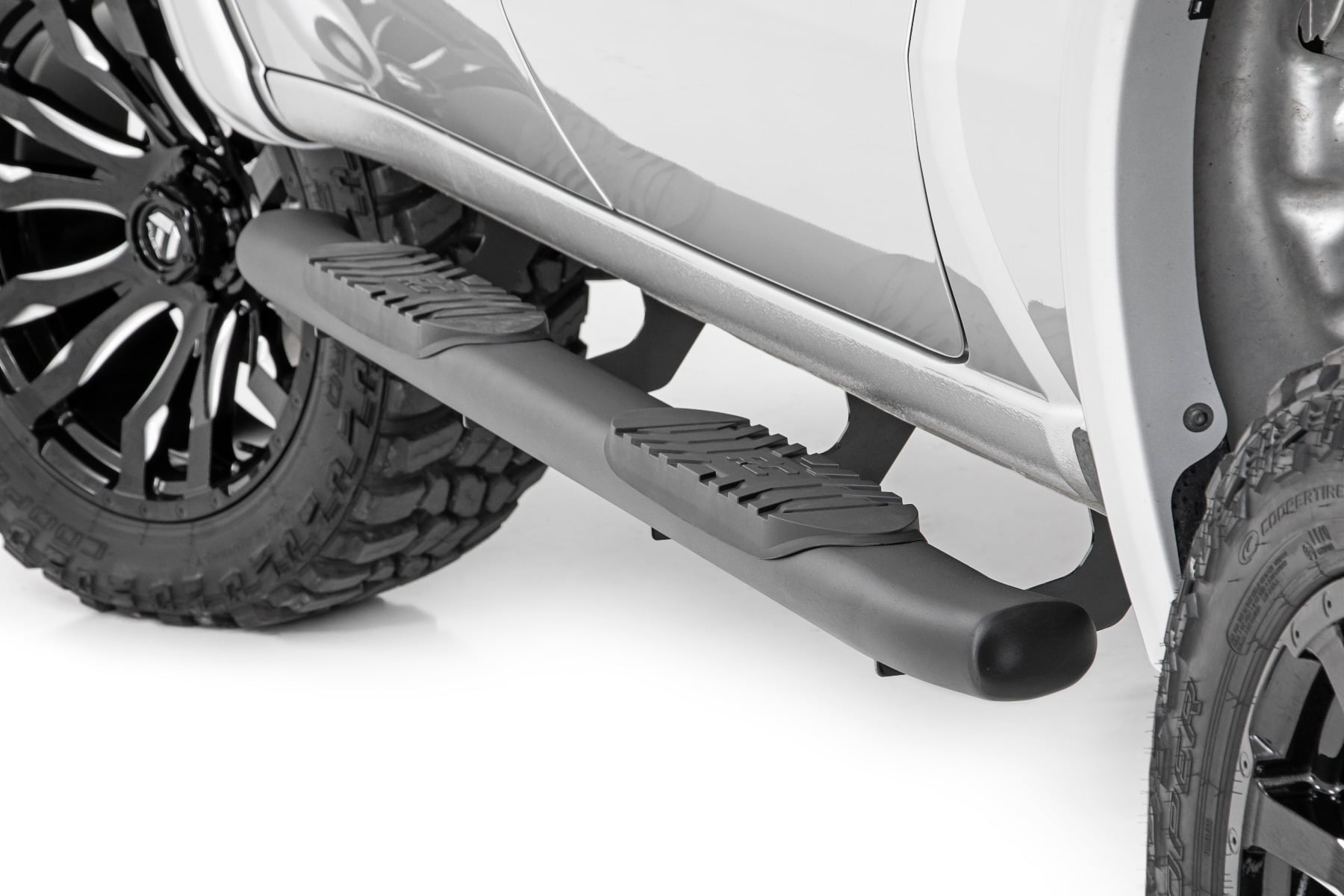 Oval Nerf Step | Crew Cab | Chevy/GMC 1500/2500HD/3500HD (19-26)