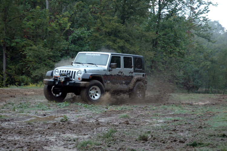 jeep-lift-kit_674x-installed-1_22841.jpg