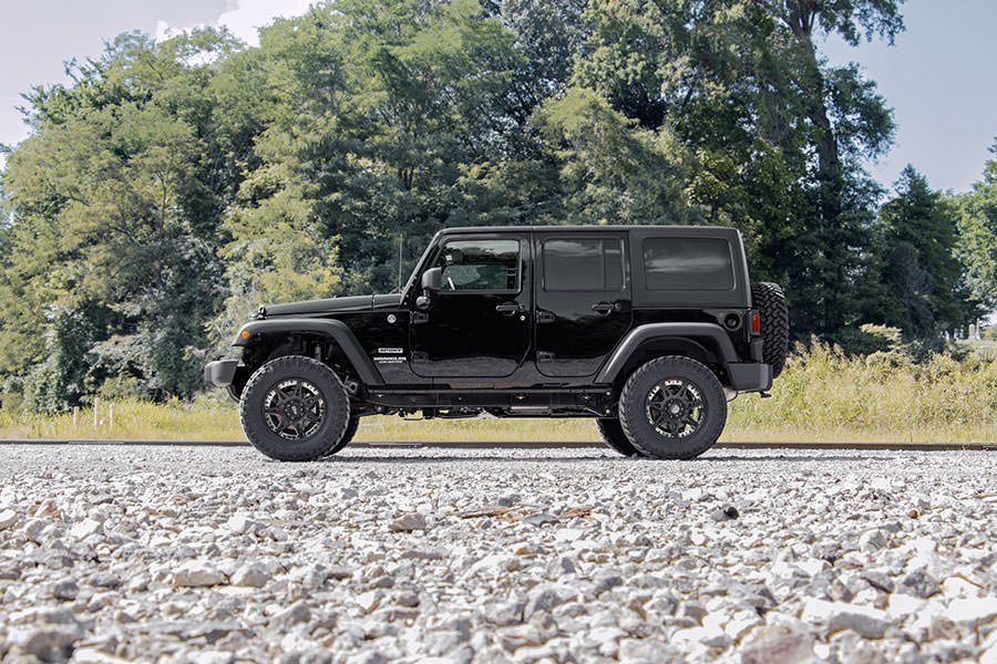 jeep-lift-kit_perf679-installed-profile_1_3.jpg