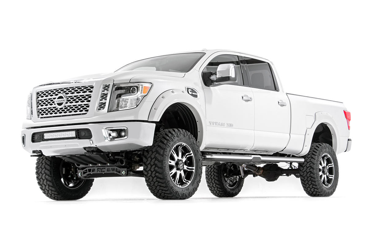 nissan-16-titanxd-white-studio-87720_1.jpg