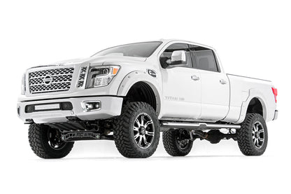 nissan-16-titanxd-white-studio-87720_1.jpg