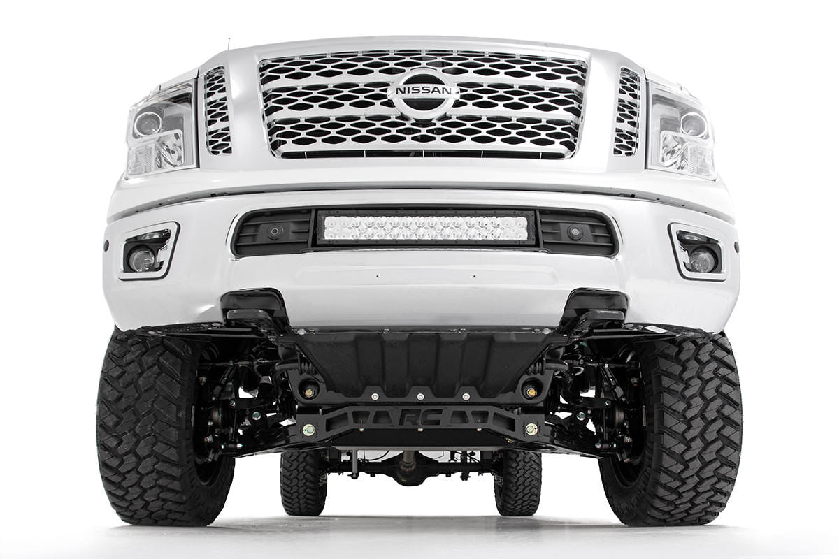 nissan-16-titanxd-white-studiolow-87720_1.jpg