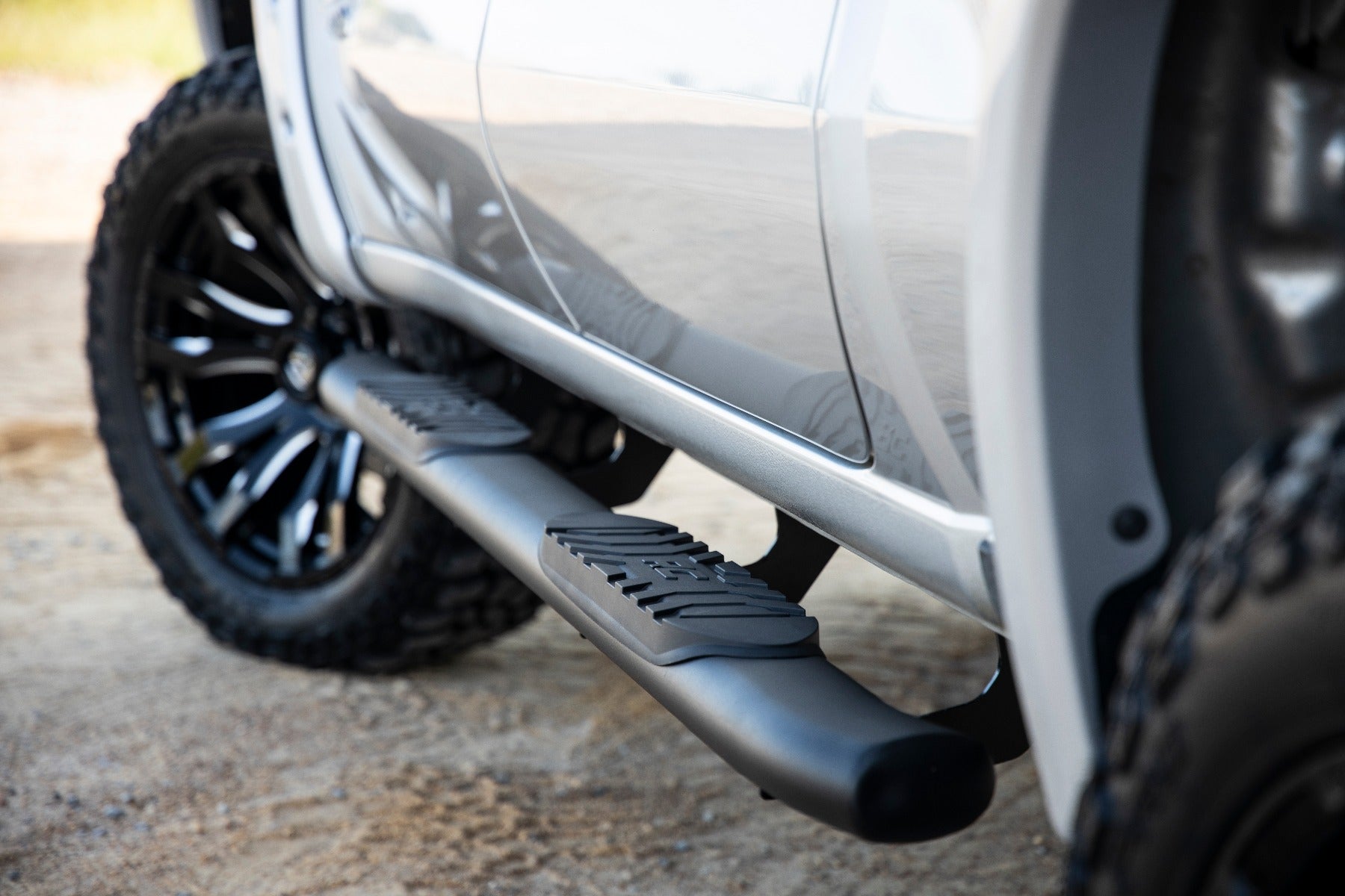 Oval Nerf Step | Crew Cab | Chevy/GMC 1500/2500HD/3500HD (19-26)