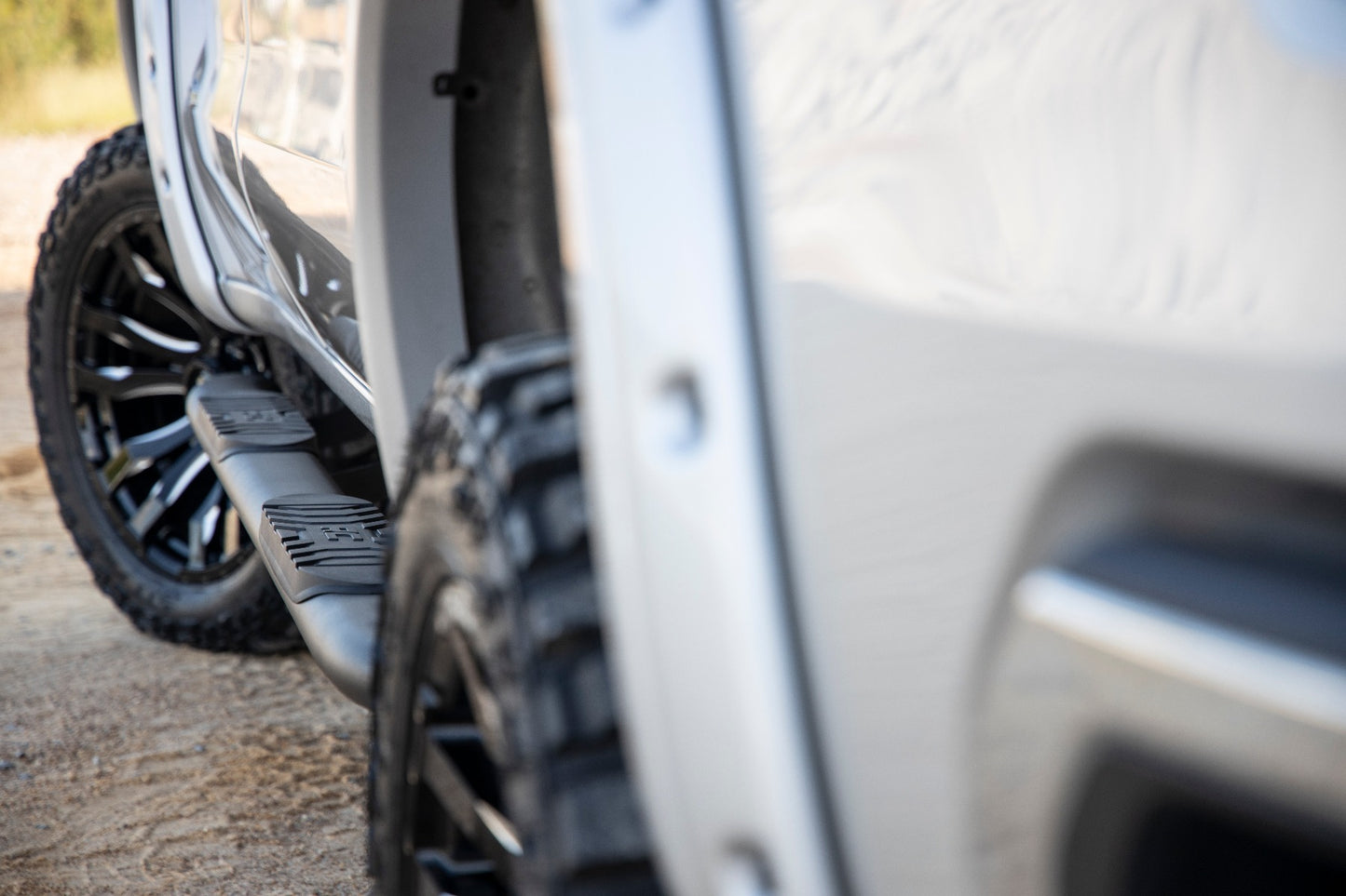 Oval Nerf Step | Crew Cab | Chevy/GMC 1500/2500HD/3500HD (19-26)