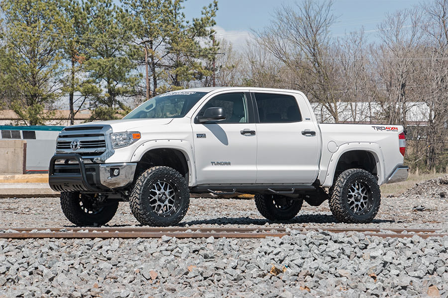 toyota-16-tundra-white-ds-trains-773n2_1_3.jpg